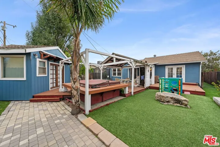 11641 Blythe Street, North Hollywood, California 91605