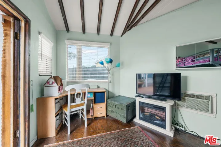 11641 Blythe Street, North Hollywood, California 91605