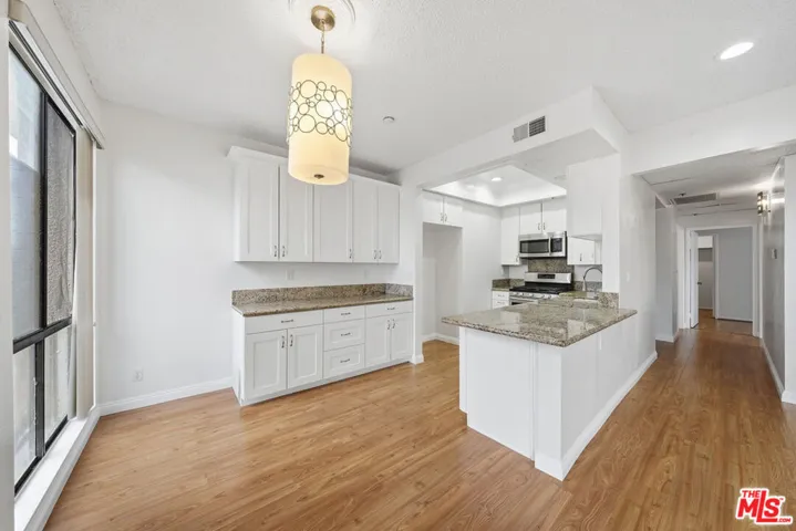 533 S St Andrews Place 313, Los Angeles, California 90020