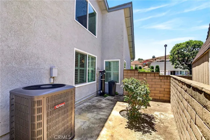 66 Hunter Point, Phillips Ranch, California 91766