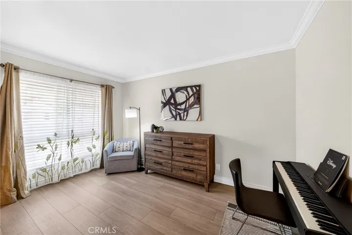 66 Hunter Point, Phillips Ranch, California 91766