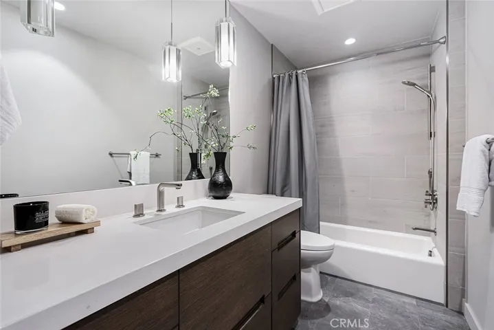 216 4th, Manhattan Beach, California 90266