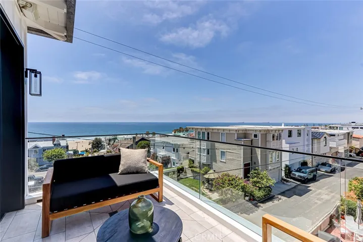 216 4th, Manhattan Beach, California 90266