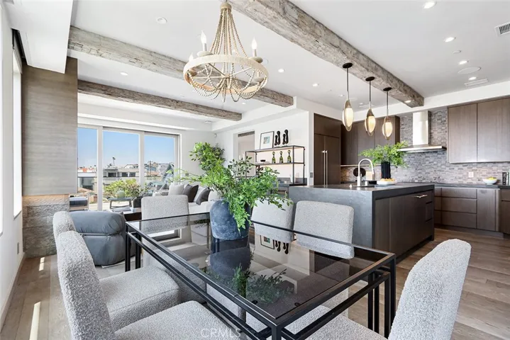 216 4th, Manhattan Beach, California 90266