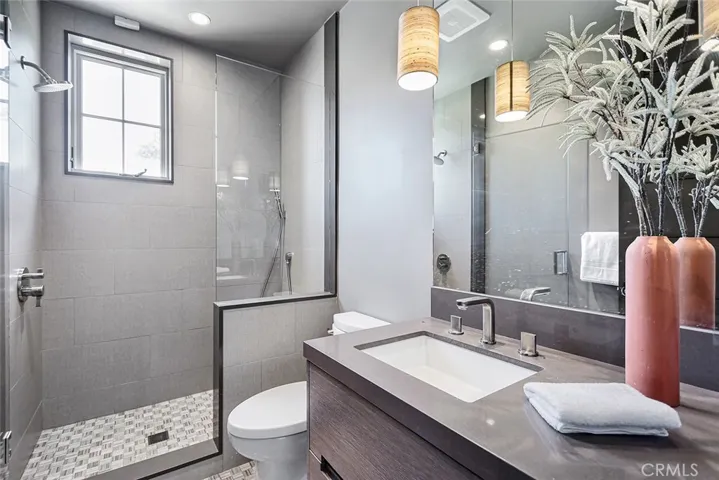 216 4th, Manhattan Beach, California 90266