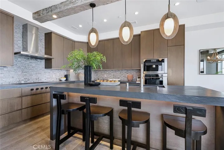 216 4th, Manhattan Beach, California 90266