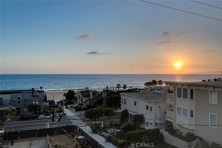 216 4th, Manhattan Beach, California 90266