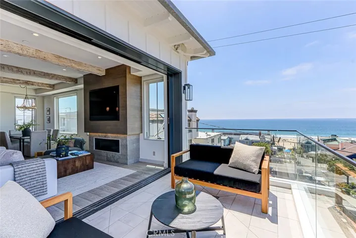 216 4th, Manhattan Beach, California 90266