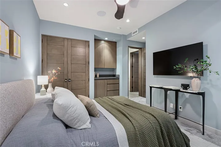 216 4th, Manhattan Beach, California 90266