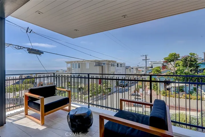 216 4th, Manhattan Beach, California 90266
