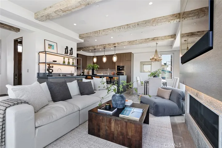 216 4th, Manhattan Beach, California 90266