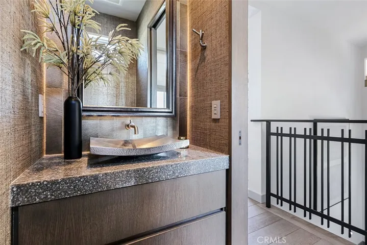 216 4th, Manhattan Beach, California 90266