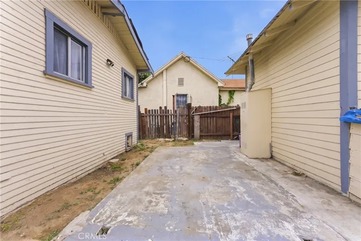 1107 Mahanna, Long Beach, California 90813