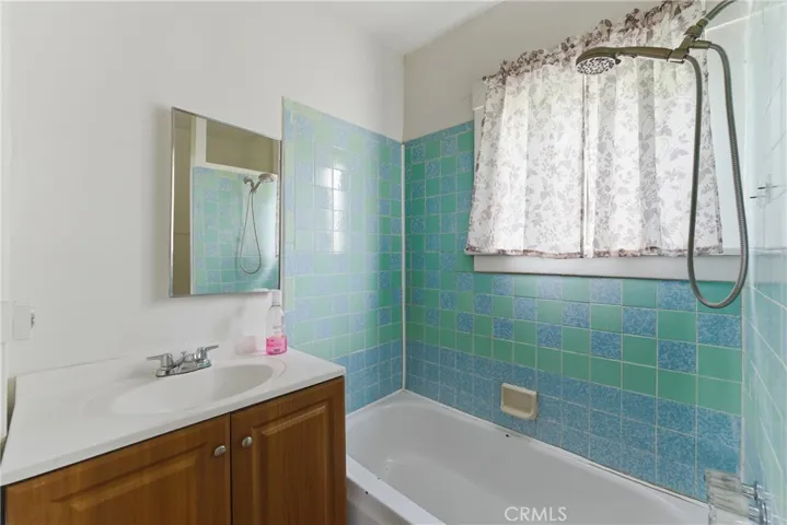 1107 Mahanna, Long Beach, California 90813