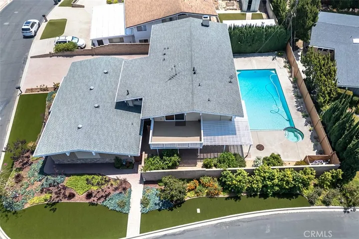 Mid-Century executive pool home in Bellehurst