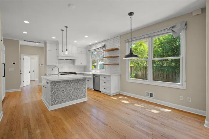 17506 Vineland Avenue, Monte Sereno, California 95030