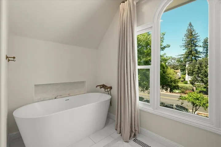 17506 Vineland Avenue, Monte Sereno, California 95030