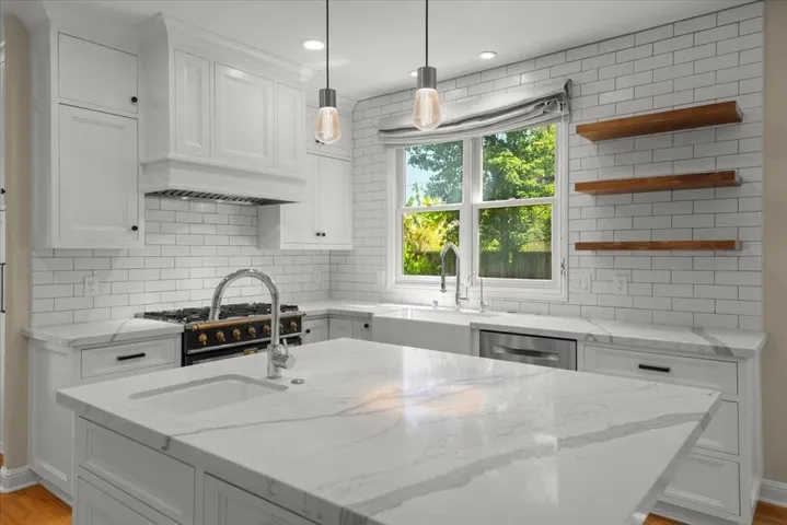 17506 Vineland Avenue, Monte Sereno, California 95030