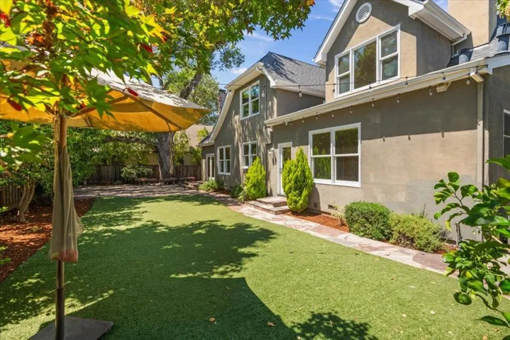 17506 Vineland Avenue, Monte Sereno, California 95030