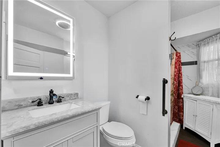 3990 La Salle, Los Angeles, California 90062