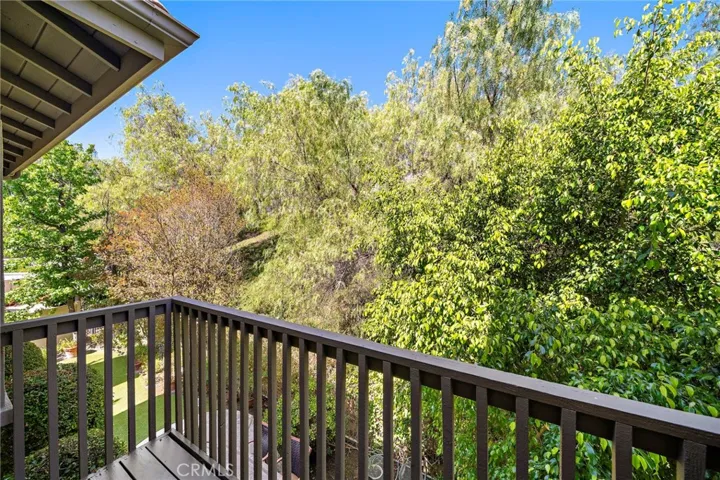 Master Bedroom Rear Deck