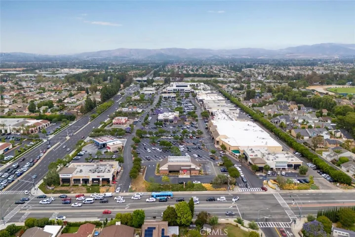 Easy access to both the 5 and 405 freeways.