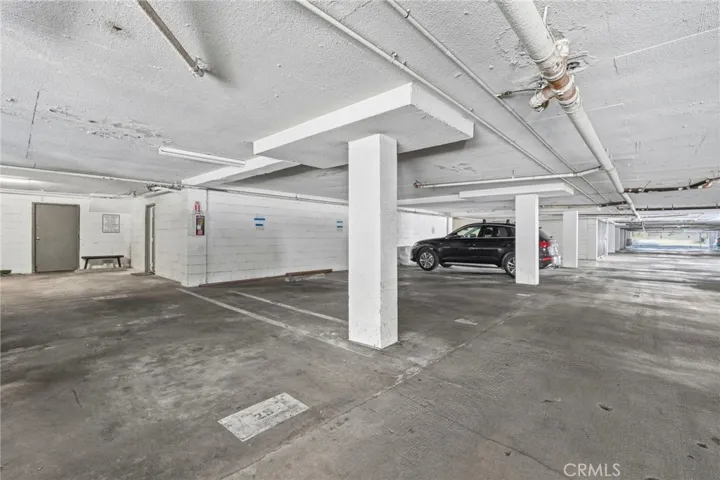 7304 Balboa #C townhome- Parking