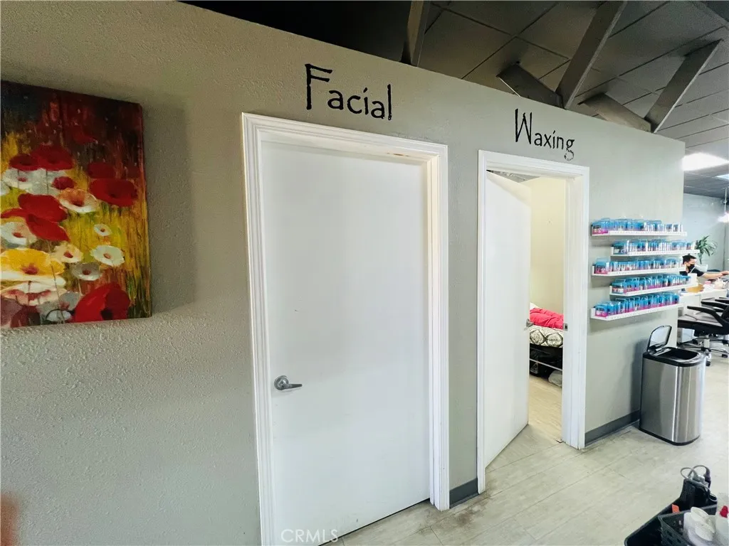 , Lawndale, California 90260 — photo 4