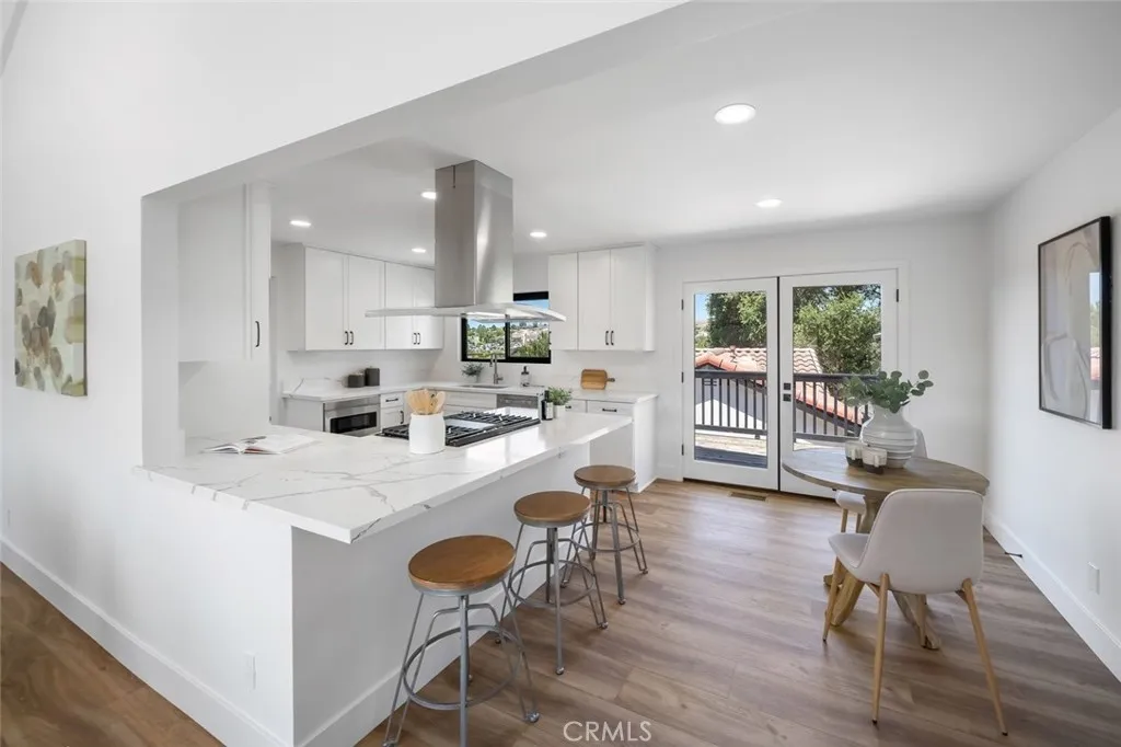 Kitchen with Counter Seating and Breakfast Nook