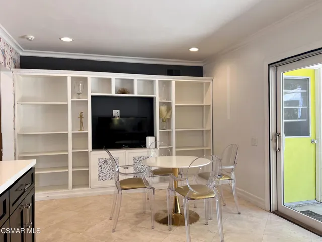 RCH-Kitchen-FamRoom-01