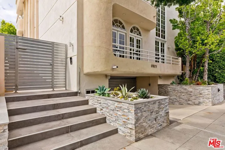9921 Durant Drive 2, Beverly Hills, California 90212
