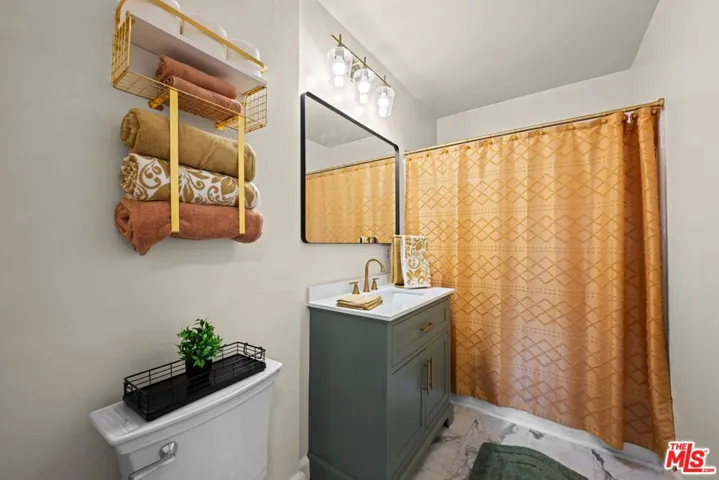 11236 Barman Avenue, Culver City, California 90230