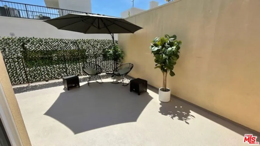 Huge Bright Roof Deck.
