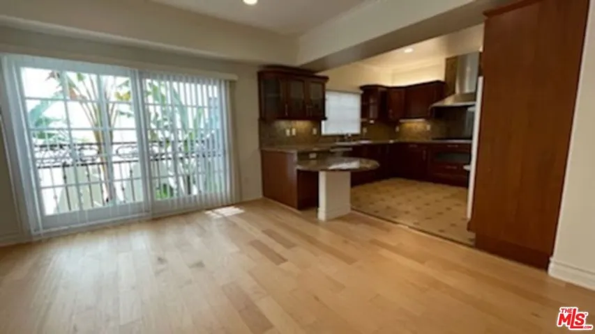 Big Space for Kitchen table.