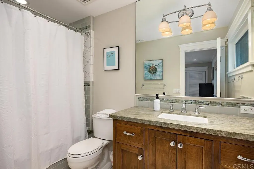 Ensuite Bath in secondary bedroom