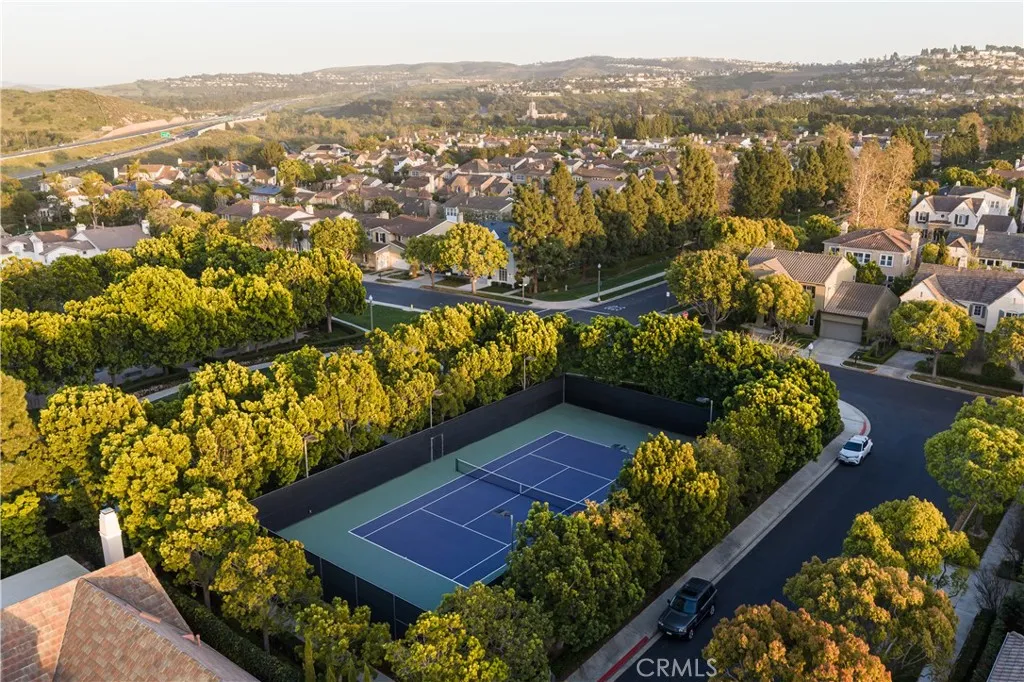 Association Tennis Court