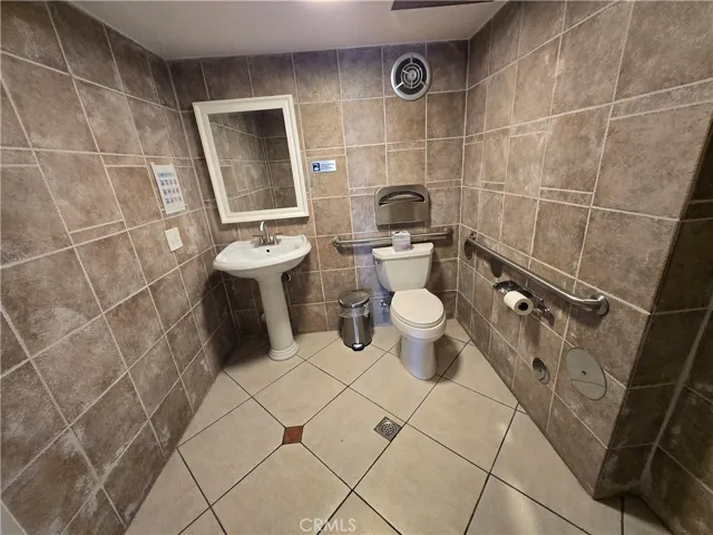 Private accessible bathroom