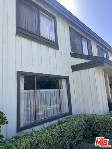 9643 Karmont Avenue, South Gate, California 90280