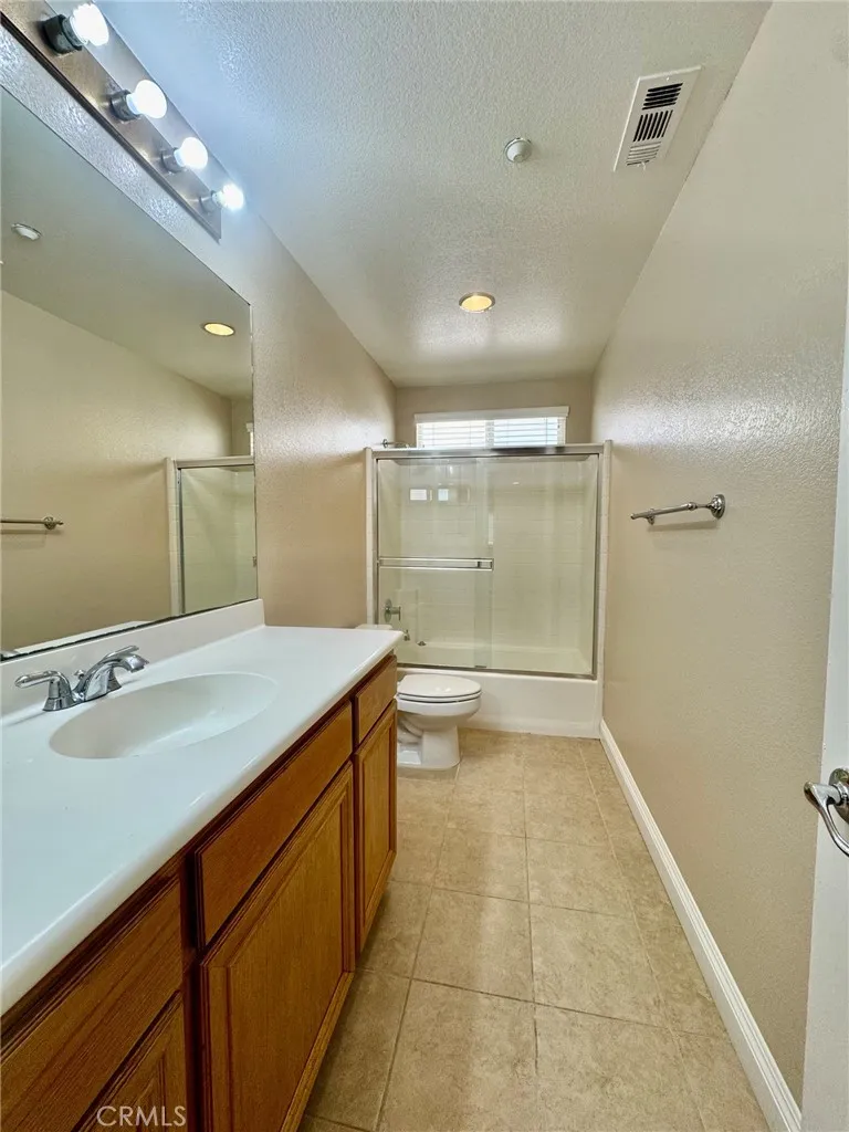 upstairs hallway bathroom