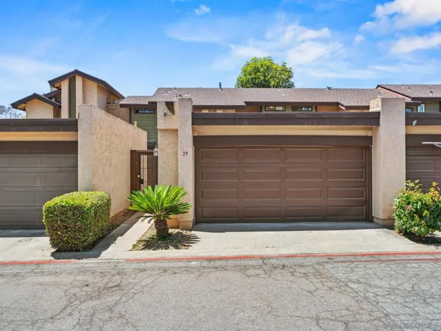 140 E El Norte Parkway, Escondido, California 92026