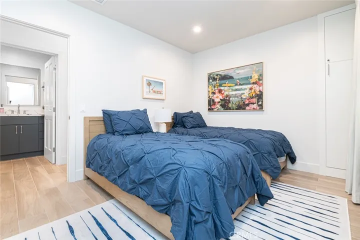 117 35th, Newport Beach, California 92663