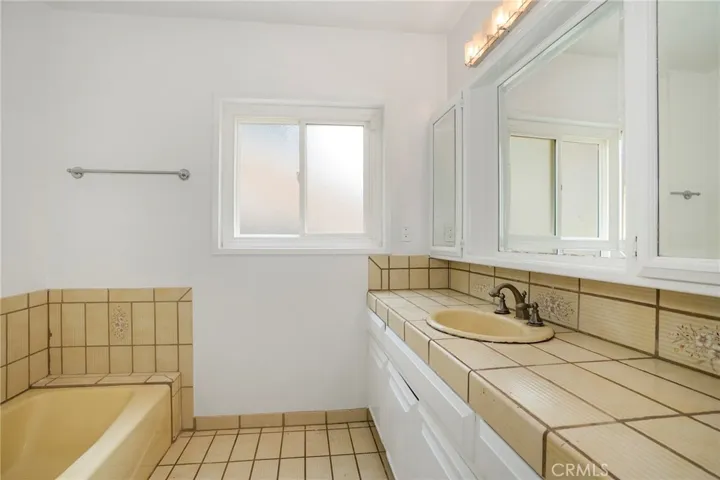 21823 Providencia Street, Woodland Hills, California 91364