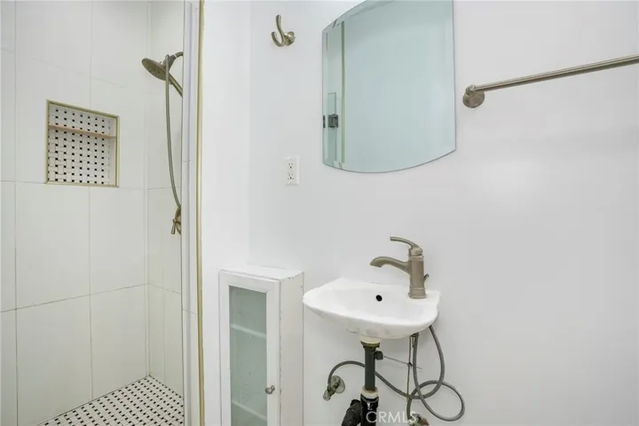 21823 Providencia Street, Woodland Hills, California 91364