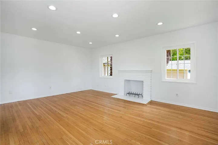 21823 Providencia Street, Woodland Hills, California 91364