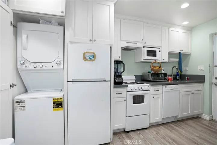 21823 Providencia Street, Woodland Hills, California 91364