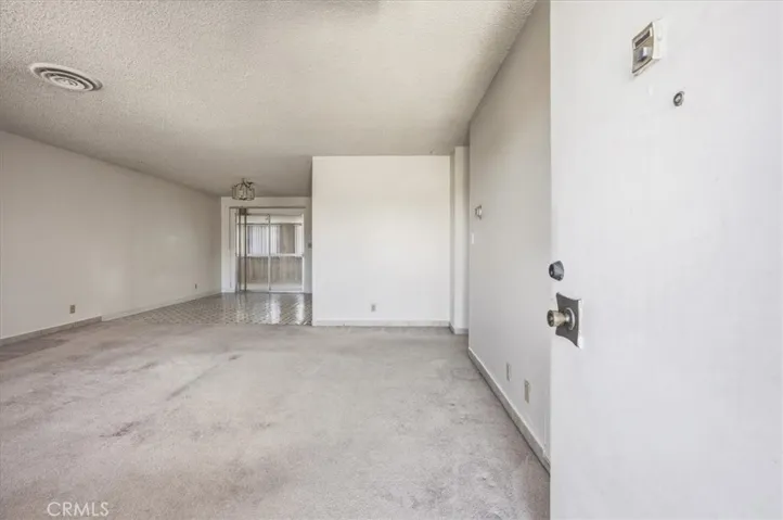 26124 New Chicago, Hemet, California 92544