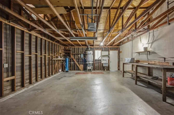 Oversized garage