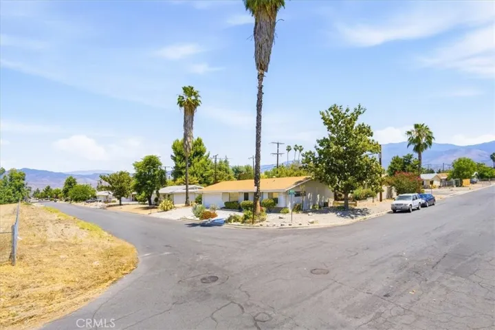26124 New Chicago, Hemet, California 92544