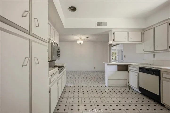 26124 New Chicago, Hemet, California 92544