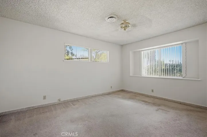 26124 New Chicago, Hemet, California 92544